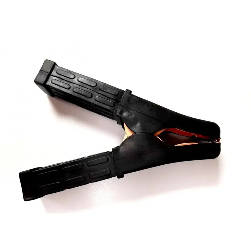 Pinza per batterie con manici isolati 200A nera 123 mm Pinza per batterie con manici isolati 200A nera 123 mm